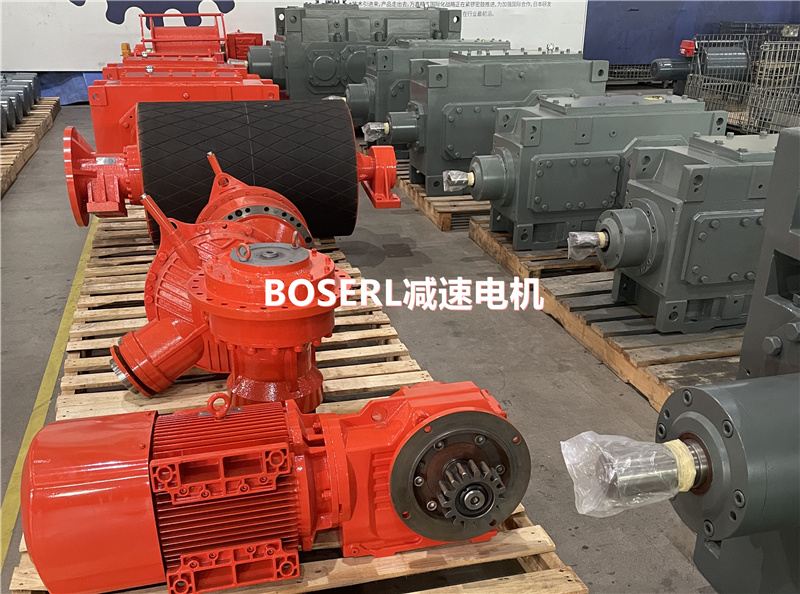 1690947449704972.jpg 齒輪減速機加電機